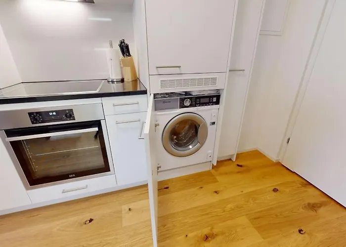 Modern - Sun 5 * Zurych